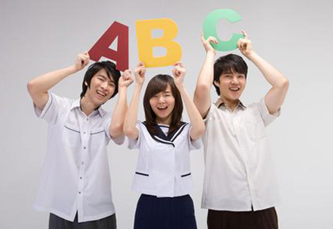一中心小学举行一年级新生入队仪式