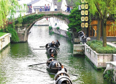 走入绍兴最深处：看鲁迅故里 坐乌篷船